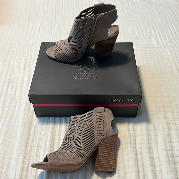 Vince Camuto style Kimora heeled sandals - Picture 1 of 4